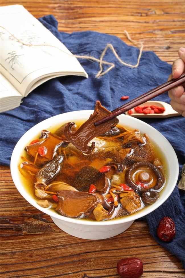 Nueva filosofía del boletus negro como “ingrediente de alta gama” 03.jpeg